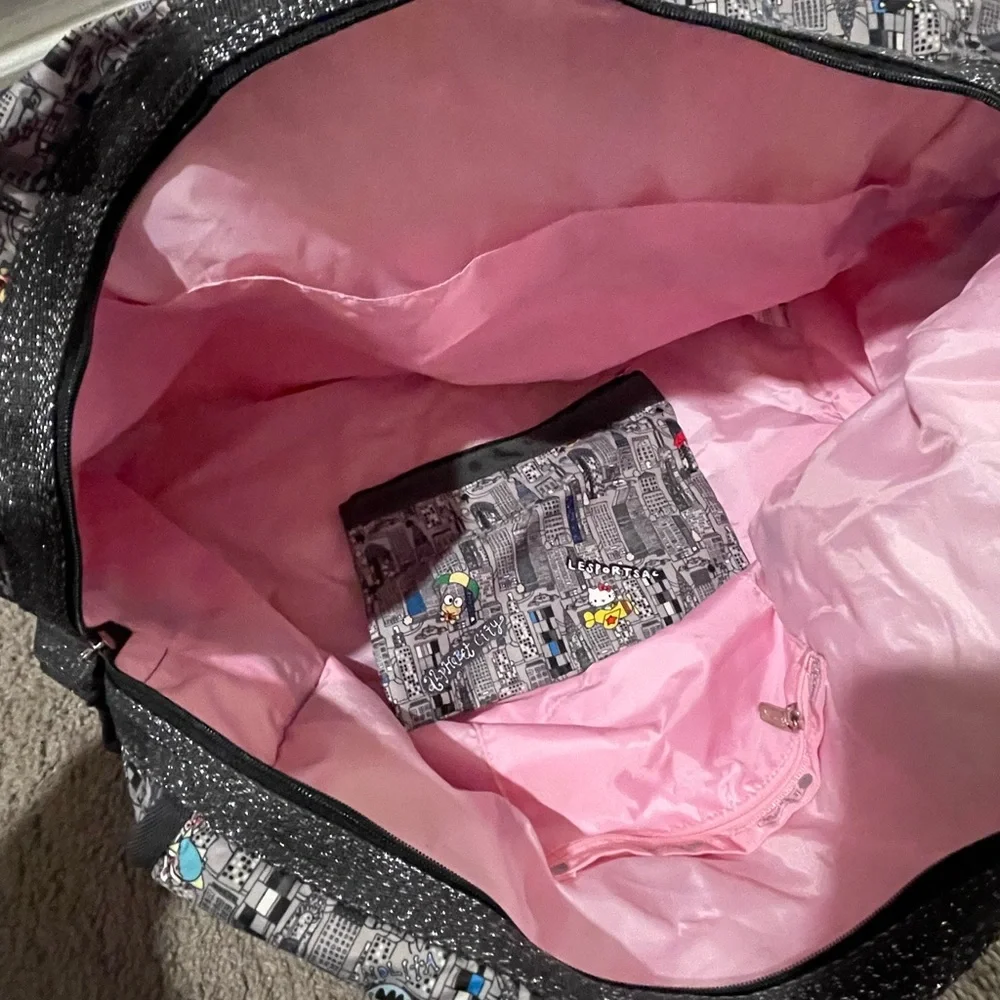 Lesportsac Hello Kitty Sanrio city Weekender luggage duffle tote bag grey - Picture 4 of 4
